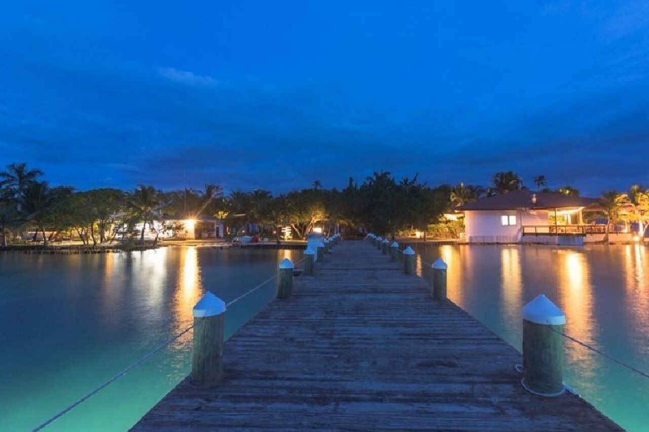 Hatchet Caye Island Resort (Adults Only) Placencia 外观 照片